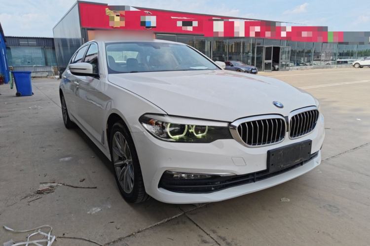 Used BMW 5 Series 2018 528Li Launch Special Edition Front Right 45 Deg