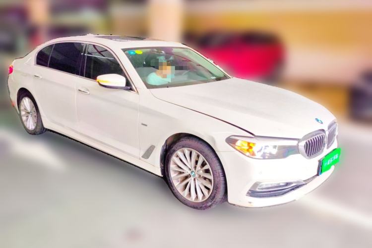 Used BMW 5 Series 2018 525Li Luxury Package Front Right 45 Deg