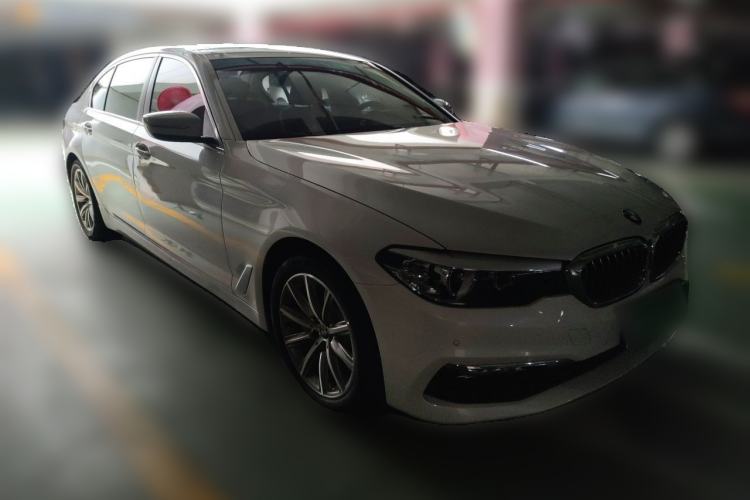 Used BMW 5 Series 2018 528Li Launch Special Edition Front Right 45 Deg