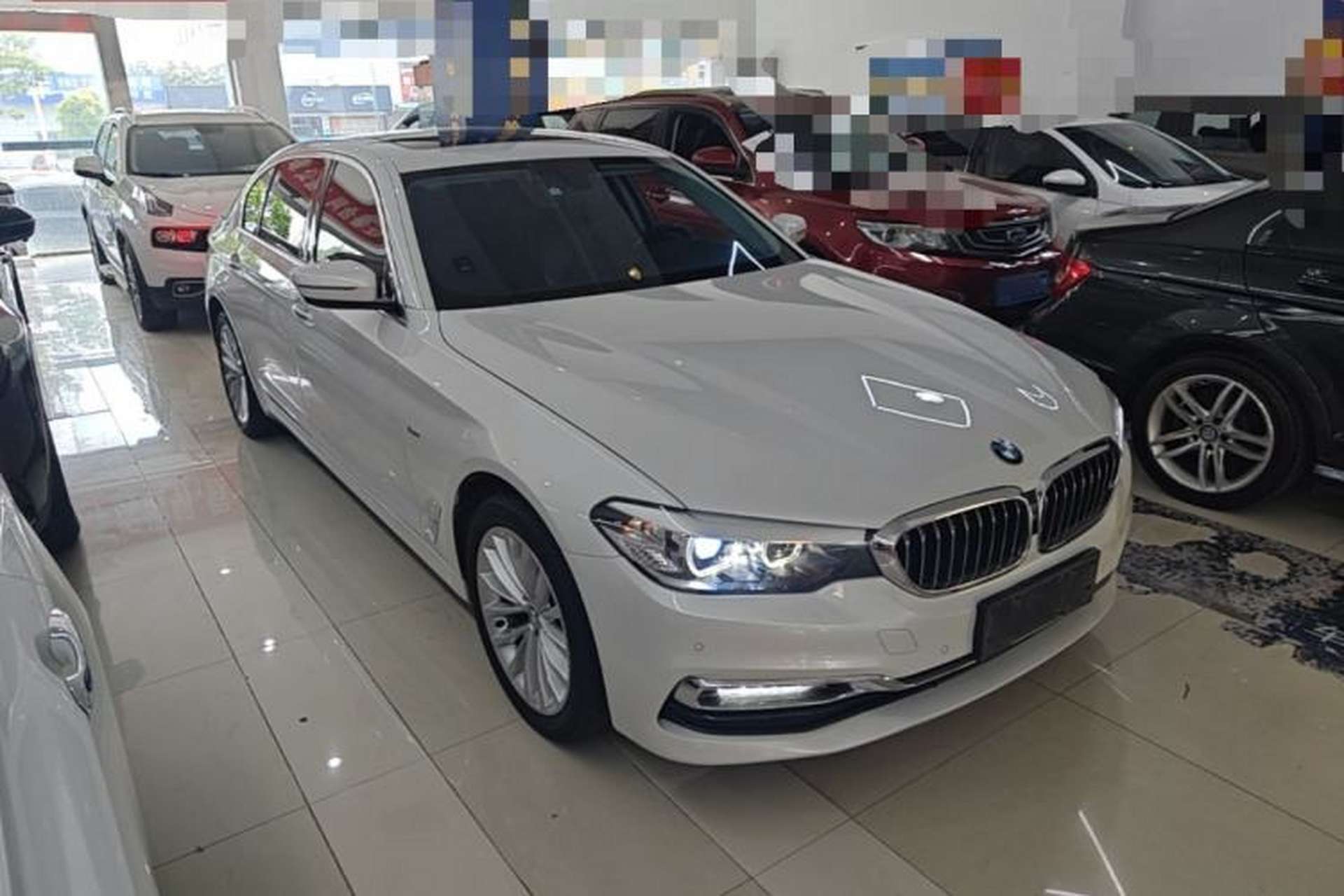 Used BMW 5 Series 2018 525Li Luxury Package Front Right 45 Deg