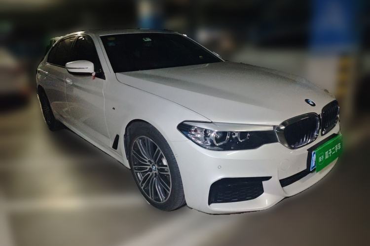Used BMW 5 Series 2018 530Li Leading Edition Luxury Package Front Right 45 Deg