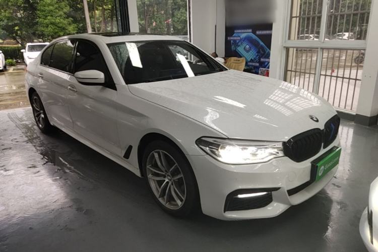 Used BMW 5 Series 2018 525Li M Sport Package Front Right 45 Deg