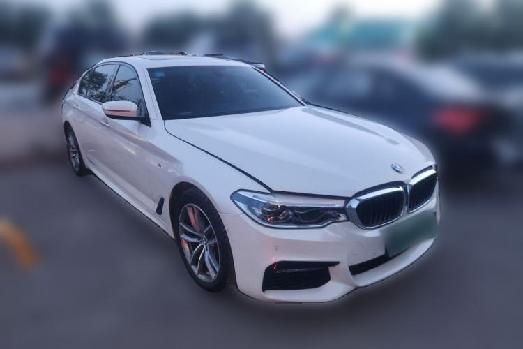 Used BMW 5 Series 2018 525Li M Sport Package Front Right 45 Deg
