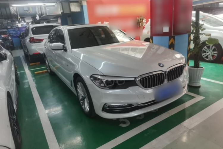 Used BMW 5 Series 2018 Revised Version 530Li Leading Edition Luxury Package Front Right 45 Deg