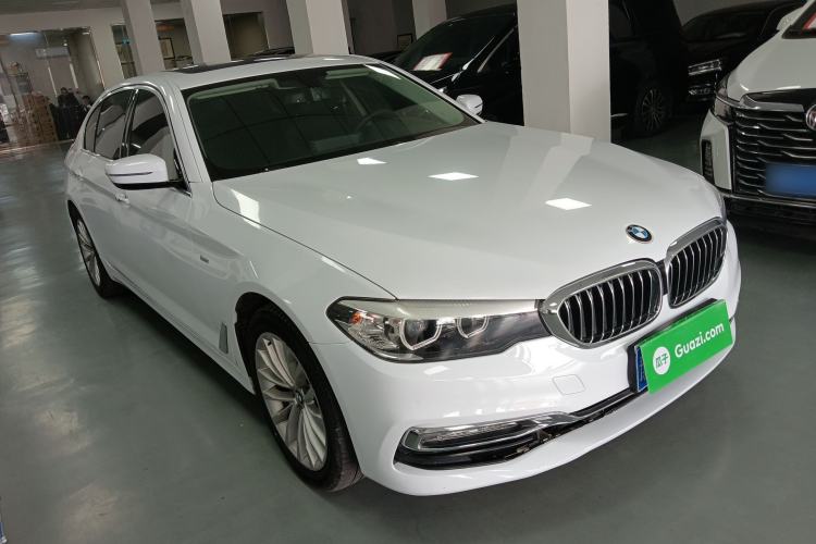 Used BMW 5 Series 2018 525Li Luxury Package Front Right 45 Deg