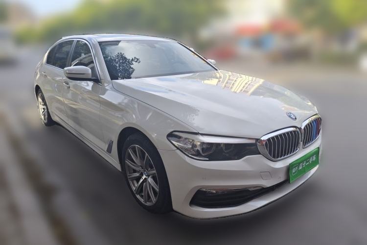 Used BMW 5 Series 2018 528Li Launch Special Edition Front Right 45 Deg