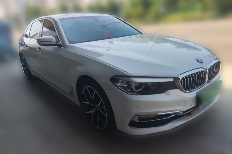 Used BMW 5 Series 2018 525Li Luxury Package Front Right 45 Deg