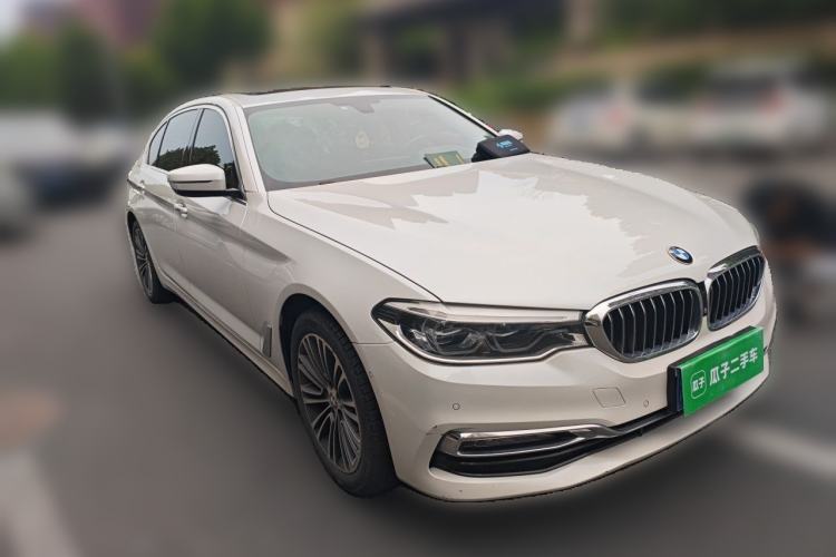 Used BMW 5 Series 2018 Facelifted 530Li Luxury Edition Premium Package Front Right 45 Deg