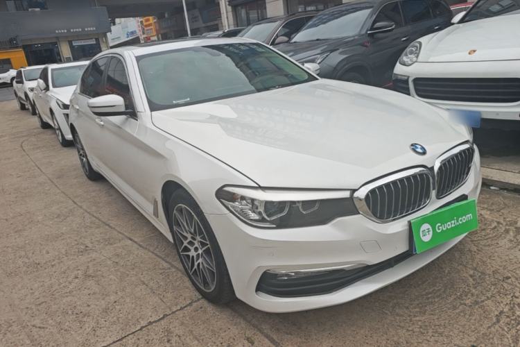 Used BMW 5 Series 2018 528Li Launch Special Edition Front Right 45 Deg
