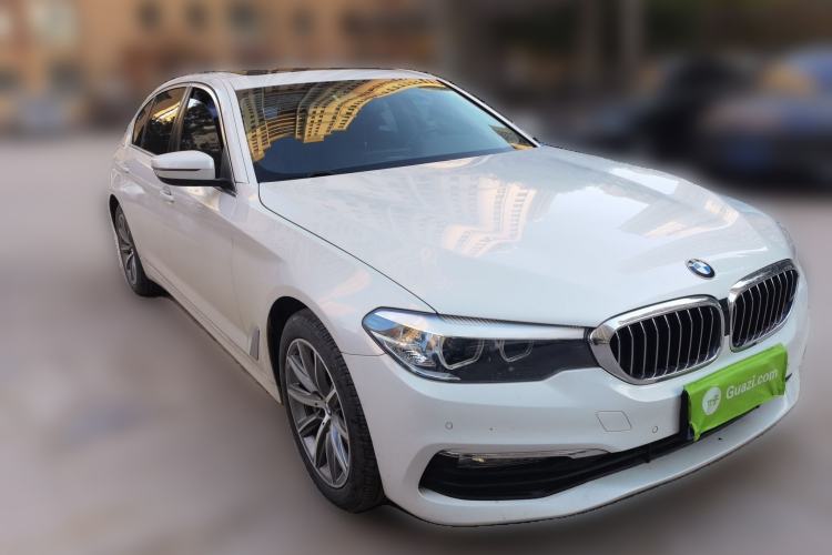 Used BMW 5 Series 2018 528Li Launch Special Edition Front Right 45 Deg