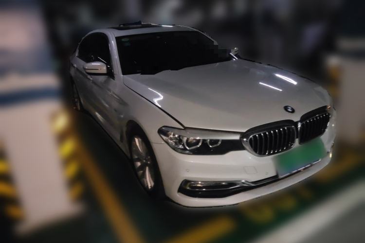Used BMW 5 Series 2018 Revised Version 530Li Leading Edition Luxury Package Front Right 45 Deg