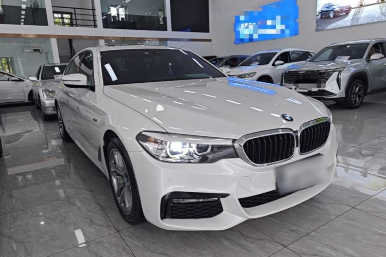 Used BMW 5 Series 2018 525Li M Sport Package Front Right 45 Deg
