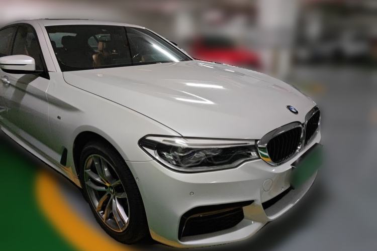 Used BMW 5 Series 2018 525Li M Sport Package Front Right 45 Deg