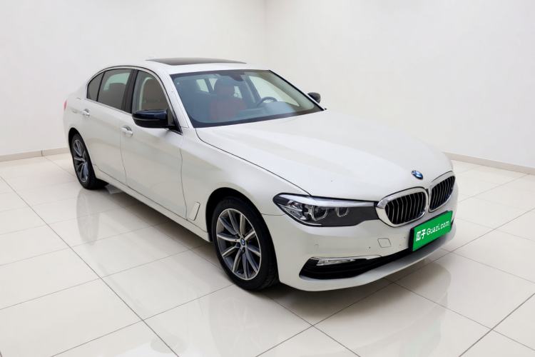Used BMW 5 Series 2018 528Li Launch Special Edition Front Right 45 Deg