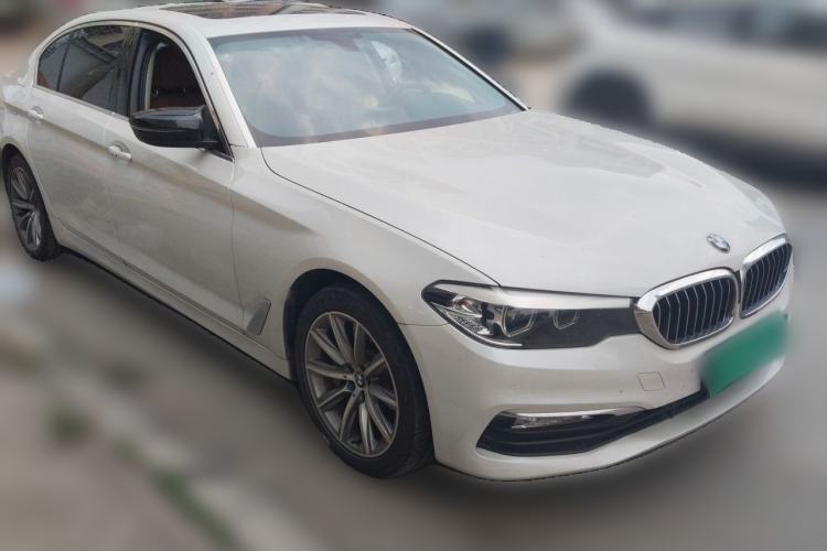 Used BMW 5 Series 2018 528Li Launch Special Edition Front Right 45 Deg