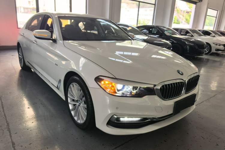 Used BMW 5 Series 2018 Revised Version 530Li Leading Edition Luxury Package Front Right 45 Deg