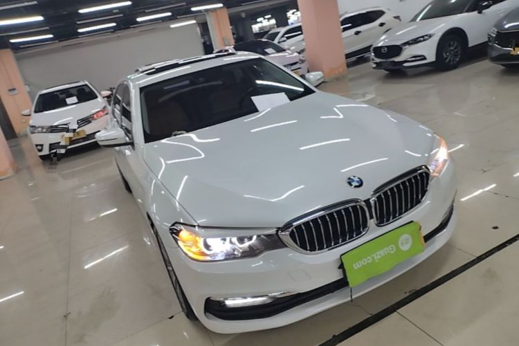 Used BMW 5 Series 2018 528Li Launch Special Edition Front Right 45 Deg