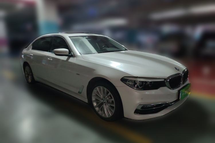 Used BMW 5 Series 2018 530Li Leading Edition Luxury Package Front Right 45 Deg