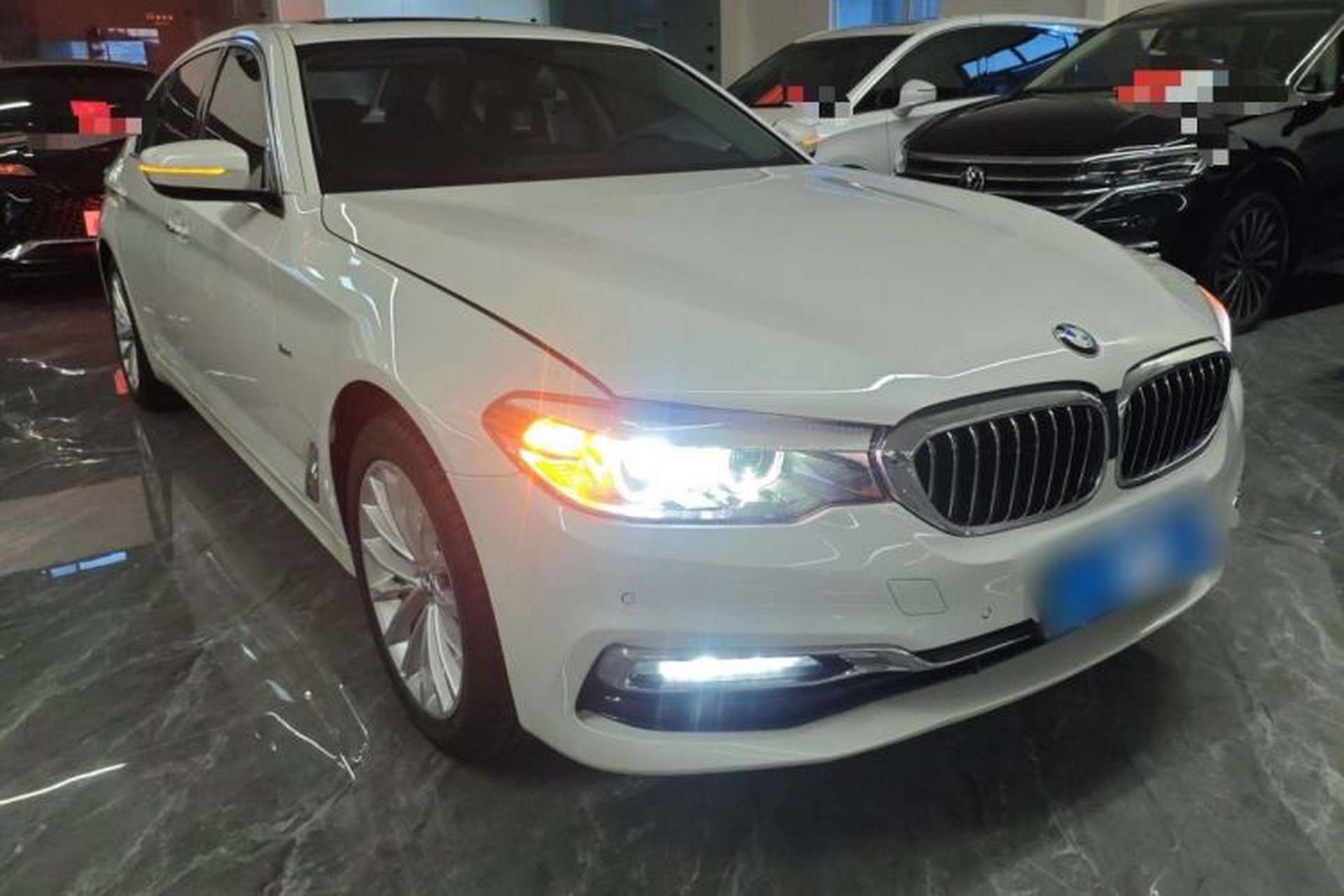 Used BMW 5 Series 2018 525Li Luxury Package Front Right 45 Deg