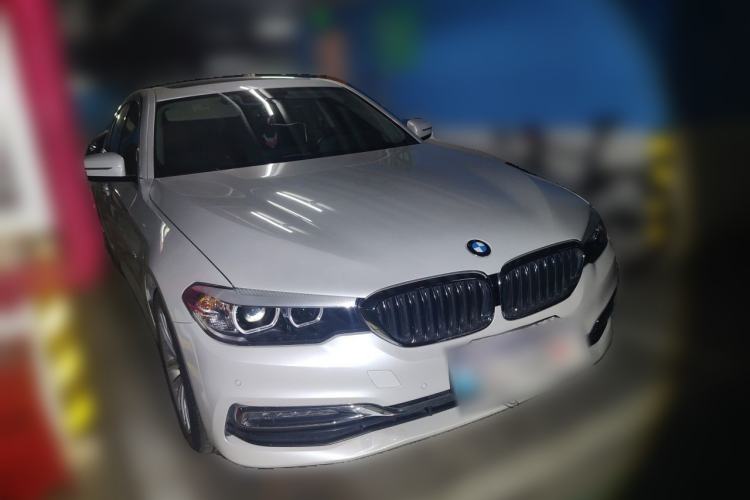 Used BMW 5 Series 2018 Revised Version 530Li Leading Edition Luxury Package Front Right 45 Deg