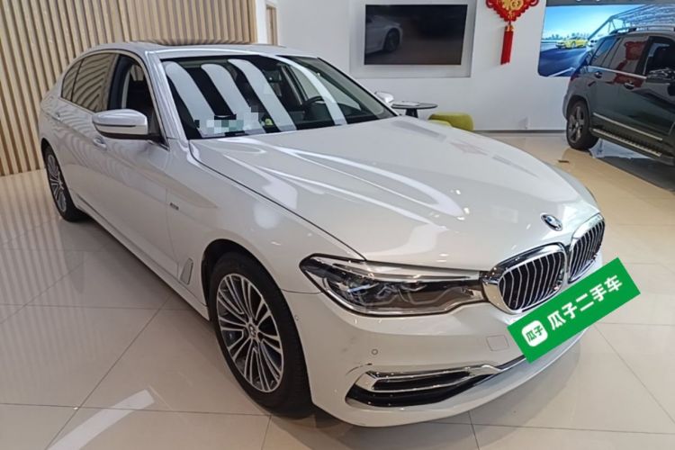 Used BMW 5 Series 2018 530Li Luxury Edition Premium Package Front Right 45 Deg
