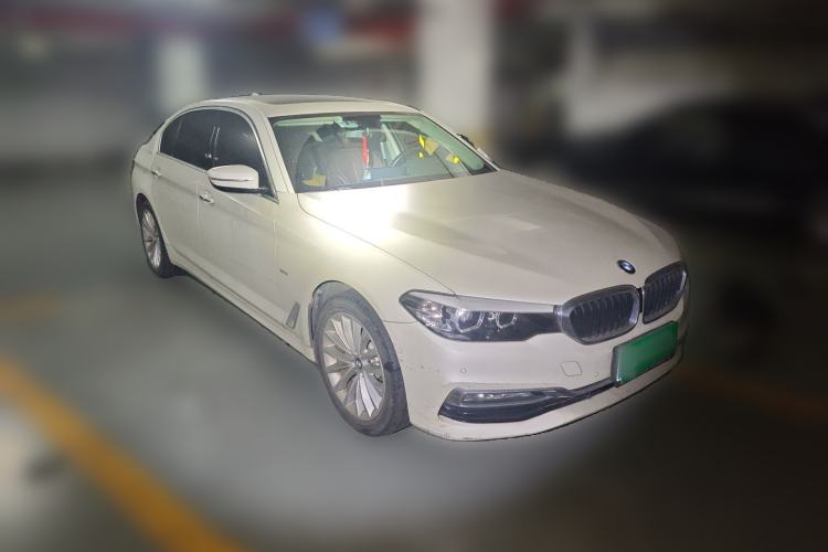 Used BMW 5 Series 2018 530Li Leading Edition Luxury Package Front Right 45 Deg