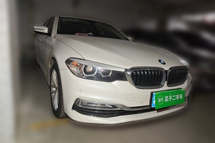 Used BMW 5 Series 2018 530Li Leading Edition Luxury Package Front Right 45 Deg