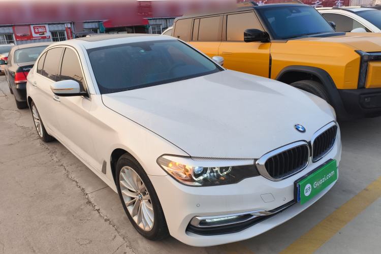 Used BMW 5 Series 2018 525Li Luxury Package Front Right 45 Deg