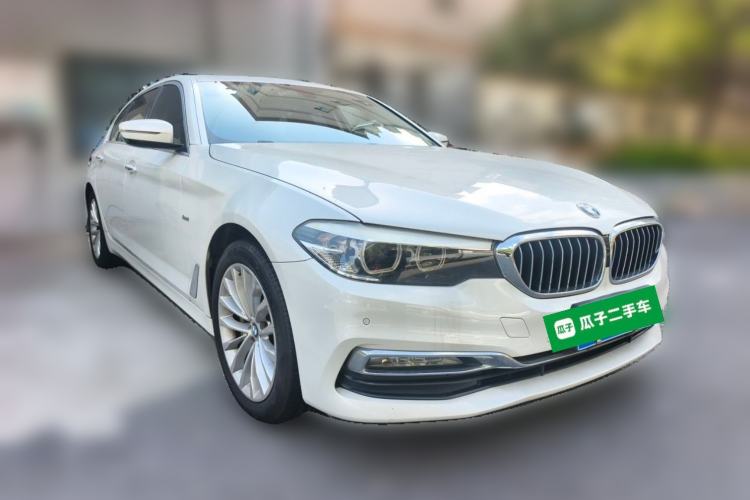 Used BMW 5 Series 2018 530Li xDrive Luxury Package Front Right 45 Deg