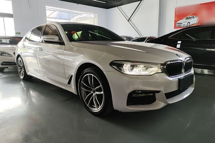Used BMW 5 Series 2018 525Li M Sport Package Front Right 45 Deg