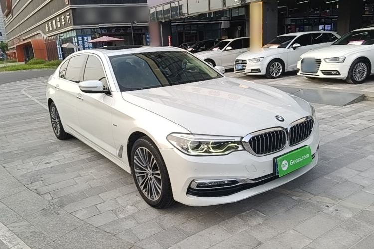Used BMW 5 Series 2018 Facelifted 530Li Luxury Edition Premium Package Front Right 45 Deg