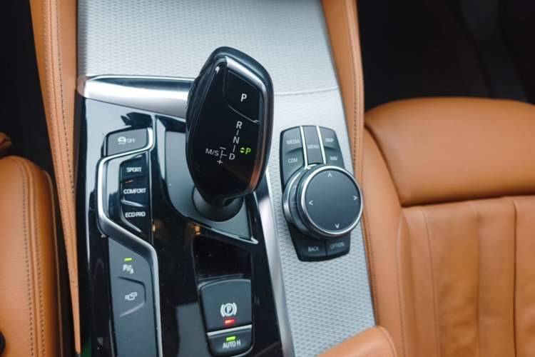 Used BMW 5 Series 2018 Restyled 530Li Luxury Edition M Sport Package Gear Lever