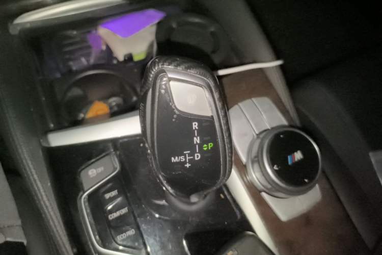 Used BMW 5 Series 2018 525Li Luxury Package Gear Lever