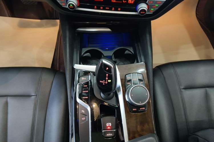 Used BMW 5 Series 2018 525Li Luxury Package Gear Lever