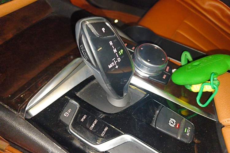 Used BMW 5 Series 2018 528Li Launch Special Edition Gear Lever
