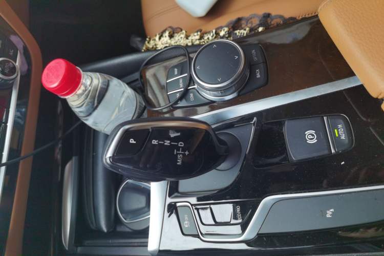 Used BMW 5 Series 2018 528Li Launch Special Edition Gear Lever