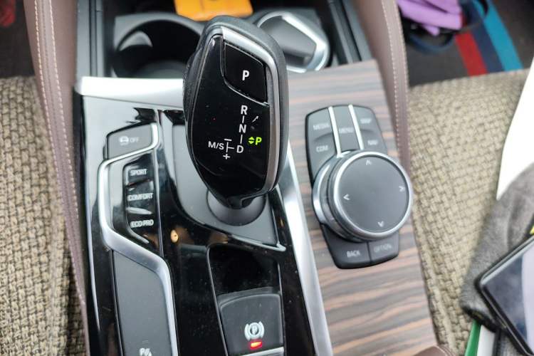 Used BMW 5 Series 2018 Facelifted 530Li xDrive Luxury Package Gear Lever