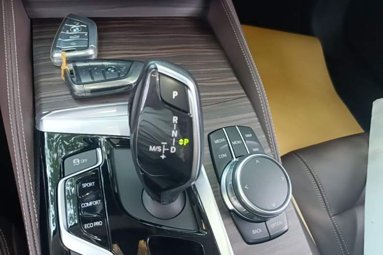 Used BMW 5 Series 2018 530Li Leading Edition Luxury Package Gear Lever