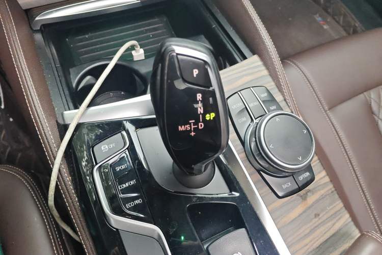 Used BMW 5 Series 2018 Revised Version 530Li Leading Edition Luxury Package Gear Lever