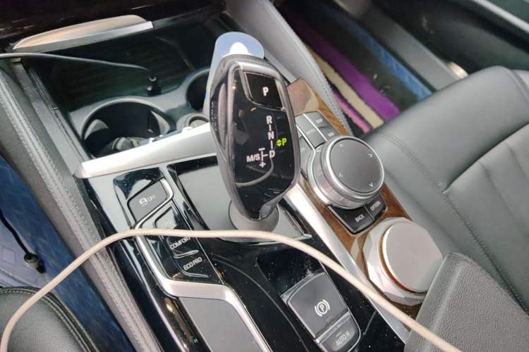 Used BMW 5 Series 2018 525Li Luxury Package Gear Lever