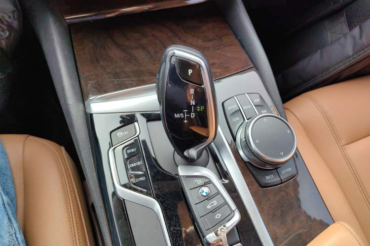 Used BMW 5 Series 2018 528Li Launch Special Edition Gear Lever