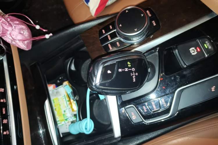 Used BMW 5 Series 2018 528Li Launch Special Edition Gear Lever