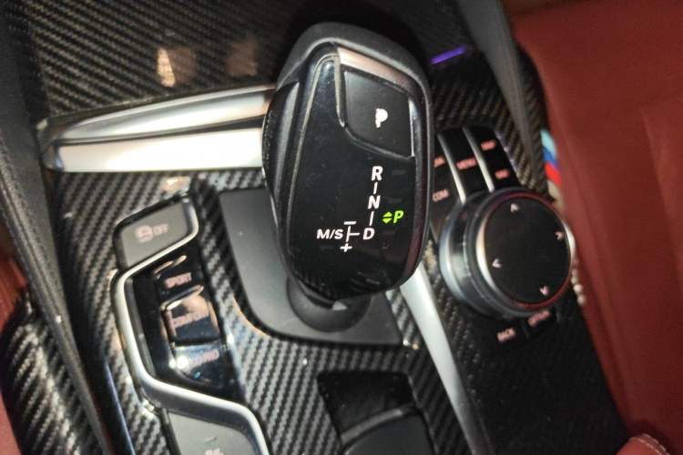 Used BMW 5 Series 2018 530Li Luxury Edition M Sport Package Gear Lever