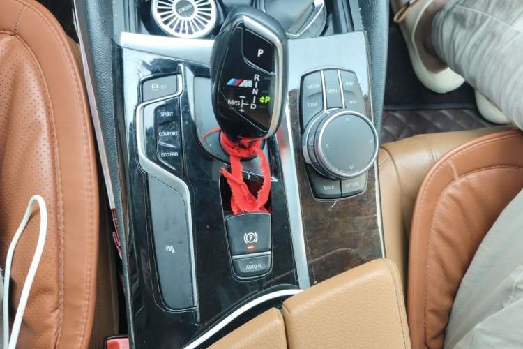 Used BMW 5 Series 2018 528Li Launch Special Edition Gear Lever