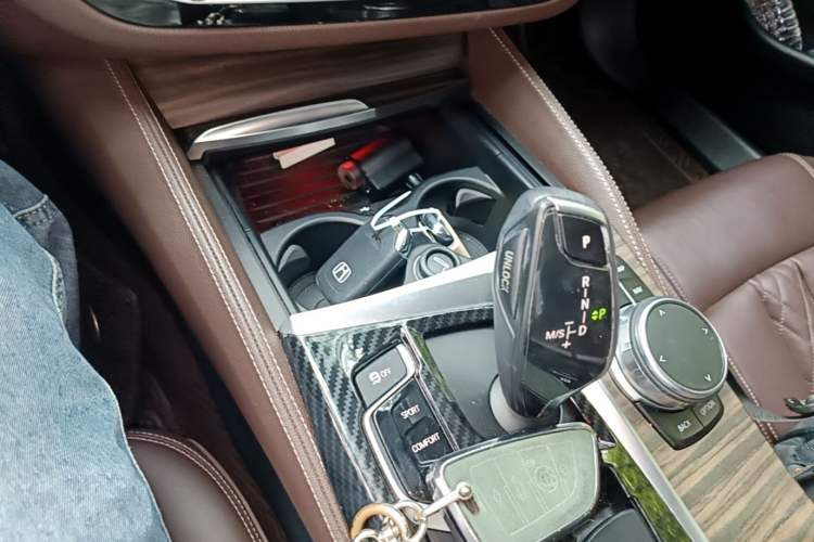 Used BMW 5 Series 2018 Revised Version 530Li Leading Edition Luxury Package Gear Lever