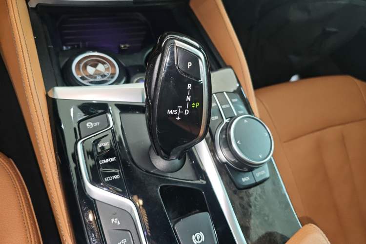 Used BMW 5 Series 2018 Restyled 530Li Luxury Edition M Sport Package Gear Lever