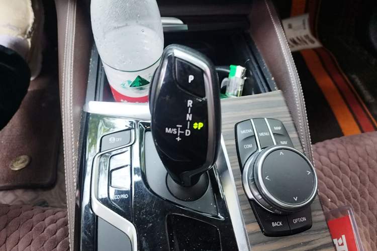 Used BMW 5 Series 2018 Revised Version 530Li Leading Edition Luxury Package Gear Lever