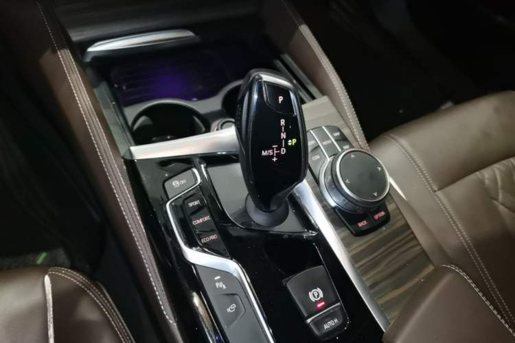 Used BMW 5 Series 2018 Facelifted 530Li Luxury Edition Premium Package Gear Lever