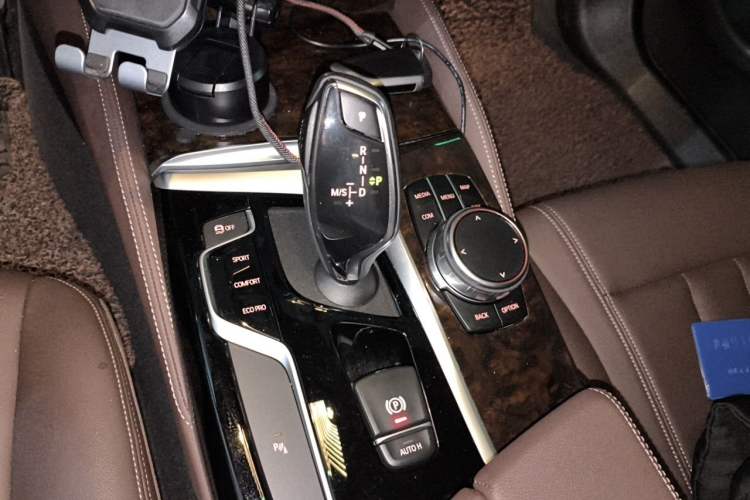 Used BMW 5 Series 2018 525Li Luxury Package Gear Lever