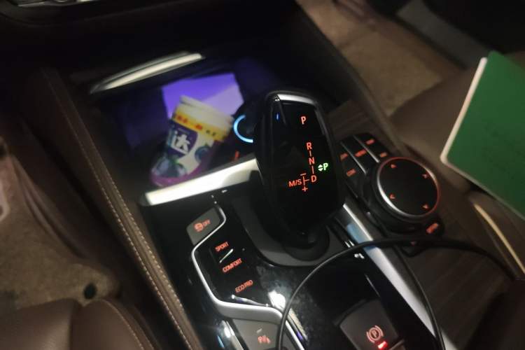 Used BMW 5 Series 2018 Facelifted 530Li Luxury Edition Premium Package Gear Lever